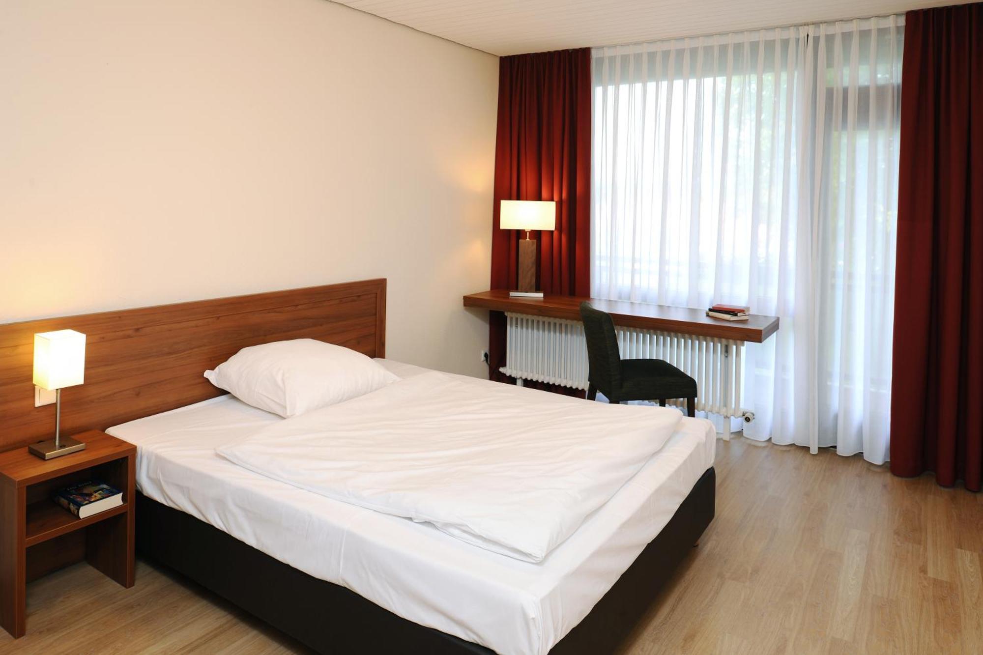 Bildungshaus St. Bernhard - Wohnen Und Tagen Otel Rastatt Dış mekan fotoğraf