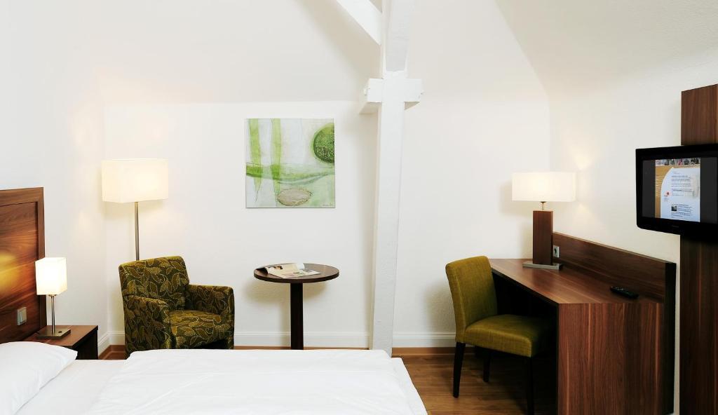 Bildungshaus St. Bernhard - Wohnen Und Tagen Otel Rastatt Oda fotoğraf