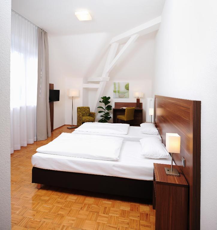 Bildungshaus St. Bernhard - Wohnen Und Tagen Otel Rastatt Oda fotoğraf